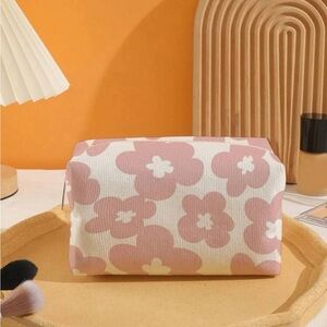 New Makeup Bag pink & white floral zip